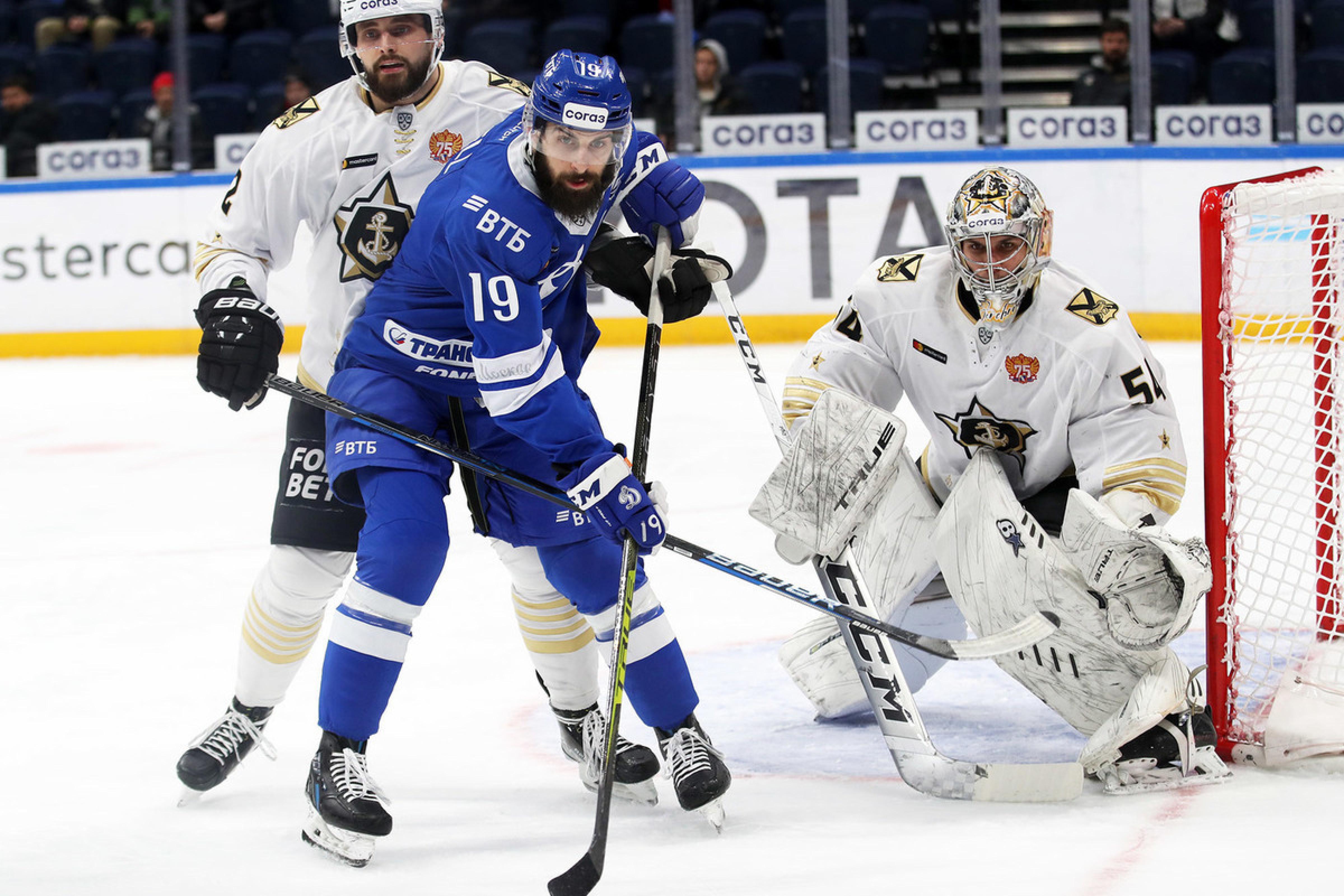 Серия буллитов решила судьбу матча между «Динамо» и «Адмиралом»